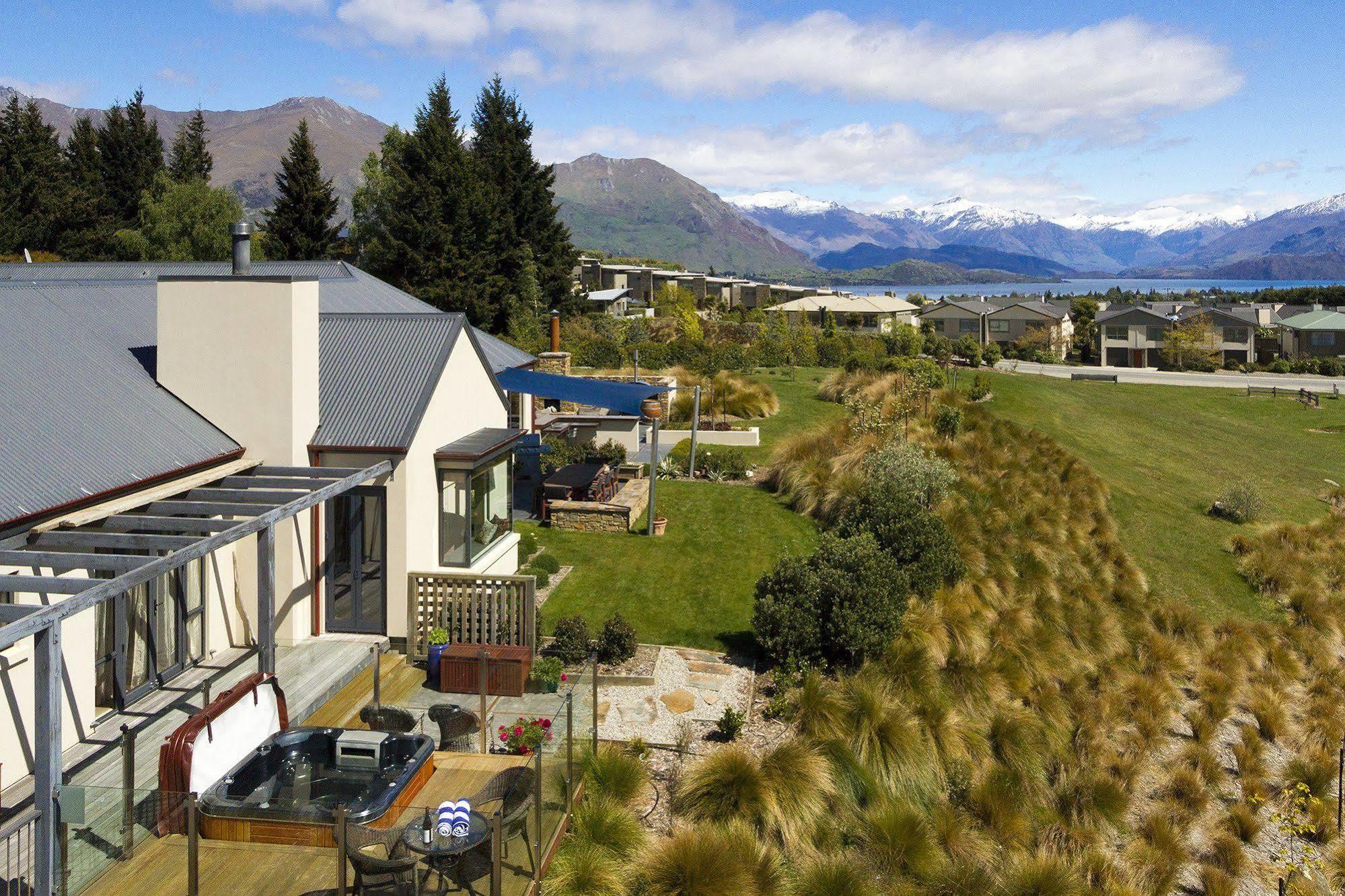 Alpine Peaks Apartment Ванака Экстерьер фото